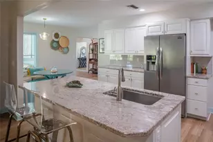 5005 Canterbury Dr, Sarasota, FL 34243 - Photo 17