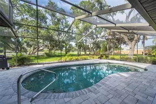 5005 Canterbury Dr, Sarasota, FL 34243 - Photo 3