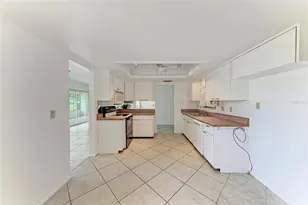 6905 9th Ave W, Bradenton, FL 34209 - Photo 5
