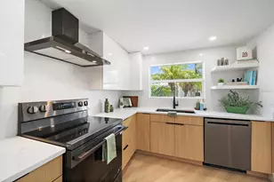 578 Spanish Dr S, Longboat Key, FL 34228 - Photo 11