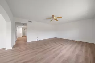 3818 Roxane Blvd, Sarasota, FL 34235 - Photo 15