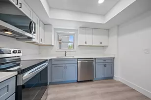 3818 Roxane Blvd, Sarasota, FL 34235 - Photo 9