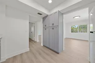 3818 Roxane Blvd, Sarasota, FL 34235 - Photo 11