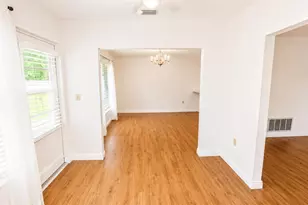 1624 Whitehead Dr, Sarasota, FL 34232 - Photo 9