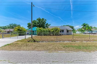 901 Oak Street SW, Ruskin, FL 33570 - Photo 3