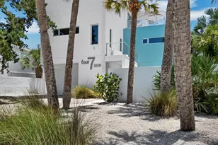 471 Island Cir, Sarasota, FL 34242 - Photo 5