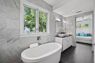 471 Island Cir, Sarasota, FL 34242 - Photo 31