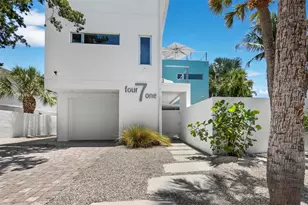 471 Island Cir, Sarasota, FL 34242 - Photo 3