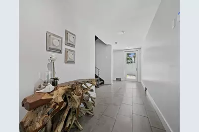 471 Island Circle, Sarasota, FL 34242 - Photo 11