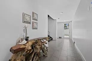 471 Island Cir, Sarasota, FL 34242 - Photo 11
