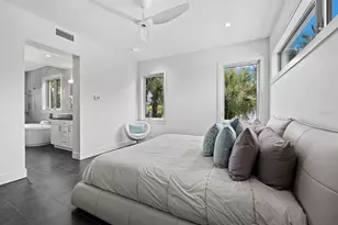 471 Island Cir, Sarasota, FL 34242 - Photo 29