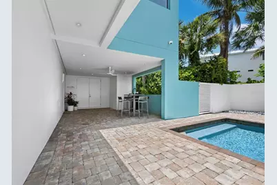 471 Island Circle, Sarasota, FL 34242 - Photo 7