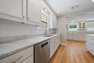 2250 Arlington St, Sarasota, FL 34239 - Photo 19