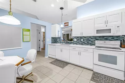 538 Catalina Isles Circle, Venice, FL 34292 - Photo 17