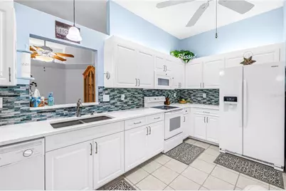 538 Catalina Isles Circle, Venice, FL 34292 - Photo 15