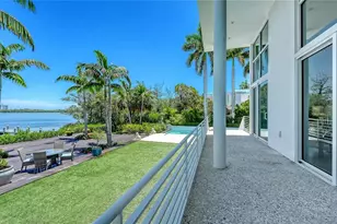 246 Morningside Dr, Sarasota, FL 34236 - Photo 9
