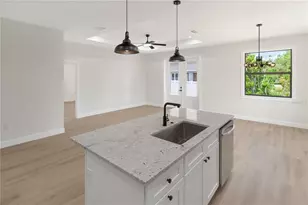 923 Cumberland Rd, Venice, FL 34293 - Photo 9