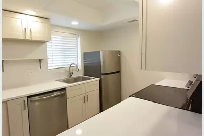 3751 S School Avenue #26, Sarasota, FL 34239 - Photo 9