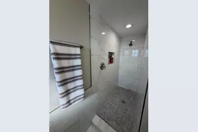 3032 Golden Rain Drive, Sarasota, FL 34232 - Photo 9