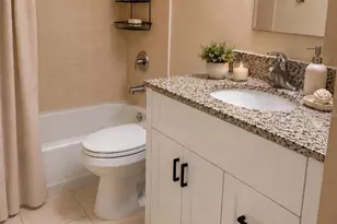 2763 Woodgate Ln, Sarasota, FL 34231 - Photo 11