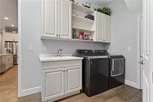 8276 Larkspur Cir, Sarasota, FL 34241 - Photo 17