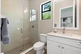 8096 Grande Shores Dr, Sarasota, FL 34240 - Photo 29
