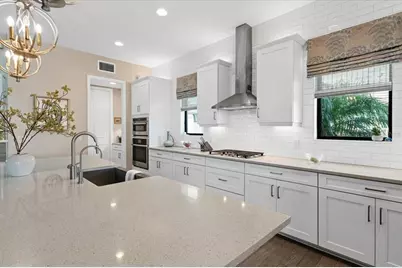 8096 Grande Shores Drive, Sarasota, FL 34240 - Photo 11