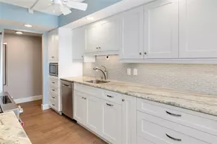 1750 Benjamin Franklin Dr, Sarasota, FL 34236 - Photo 9