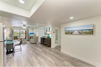 6470 Hollywood Boulevard #307, Sarasota, FL 34231 - Photo 13