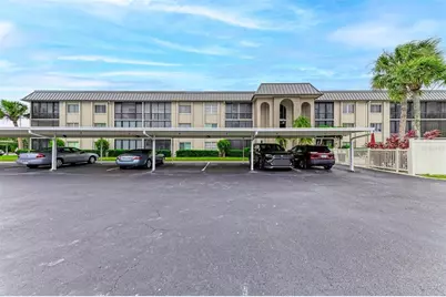 6470 Hollywood Boulevard #307, Sarasota, FL 34231 - Photo 5