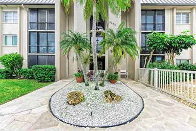 6470 Hollywood Boulevard #307, Sarasota, FL 34231 - Photo 7