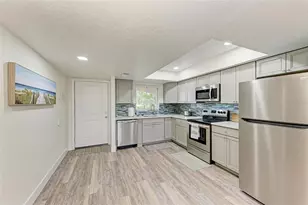 6470 Hollywood Blvd, Sarasota, FL 34231 - Photo 11
