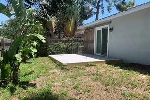 1875 Vamo Dr, Sarasota, FL 34231 - Photo 15
