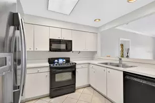 3731 Sarasota Square Blvd, Sarasota, FL 34238 - Photo 11