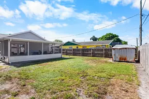 1219 Mackeral Ave, Sarasota, FL 34237 - Photo 7
