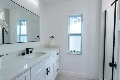 1115 Southern Pine Lane, Sarasota, FL 34243 - Photo 17