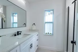 1115 Southern Pine Ln, Sarasota, FL 34243 - Photo 17