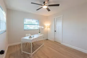 1115 Southern Pine Ln, Sarasota, FL 34243 - Photo 23