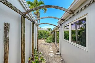 208 Hour Glass Way, Sarasota, FL 34242 - Photo 25