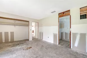 208 Hour Glass Way, Sarasota, FL 34242 - Photo 19