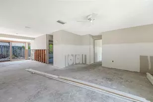 208 Hour Glass Way, Sarasota, FL 34242 - Photo 15