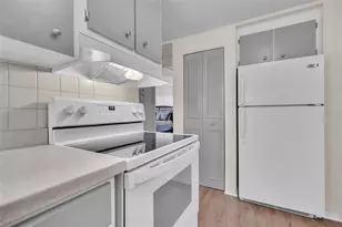 5619 Bayshore Rd, Palmetto, FL 34221 - Photo 9