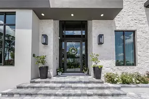 9240 Falcon Ct, Venice, FL 34293 - Photo 3