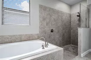 10009 Celtic Ash Dr, Ruskin, FL 33573 - Photo 21
