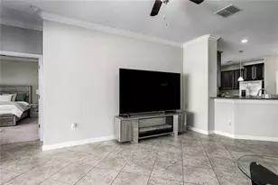 10009 Celtic Ash Dr, Ruskin, FL 33573 - Photo 9