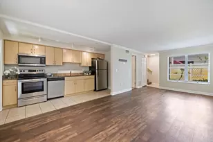 960 Highland St, Sarasota, FL 34234 - Photo 3