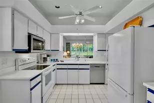 3386 Chelmsford Ct, Sarasota, FL 34235 - Photo 17