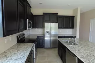 8725 Daydream St, Sarasota, FL 34238 - Photo 9