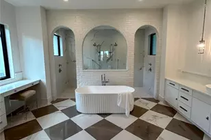 258 Crystal Waters Dr, Sarasota, FL 34240 - Photo 7