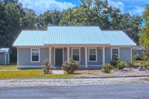 3109 E Bryant Ave, Bell, FL 32619 - Photo 1